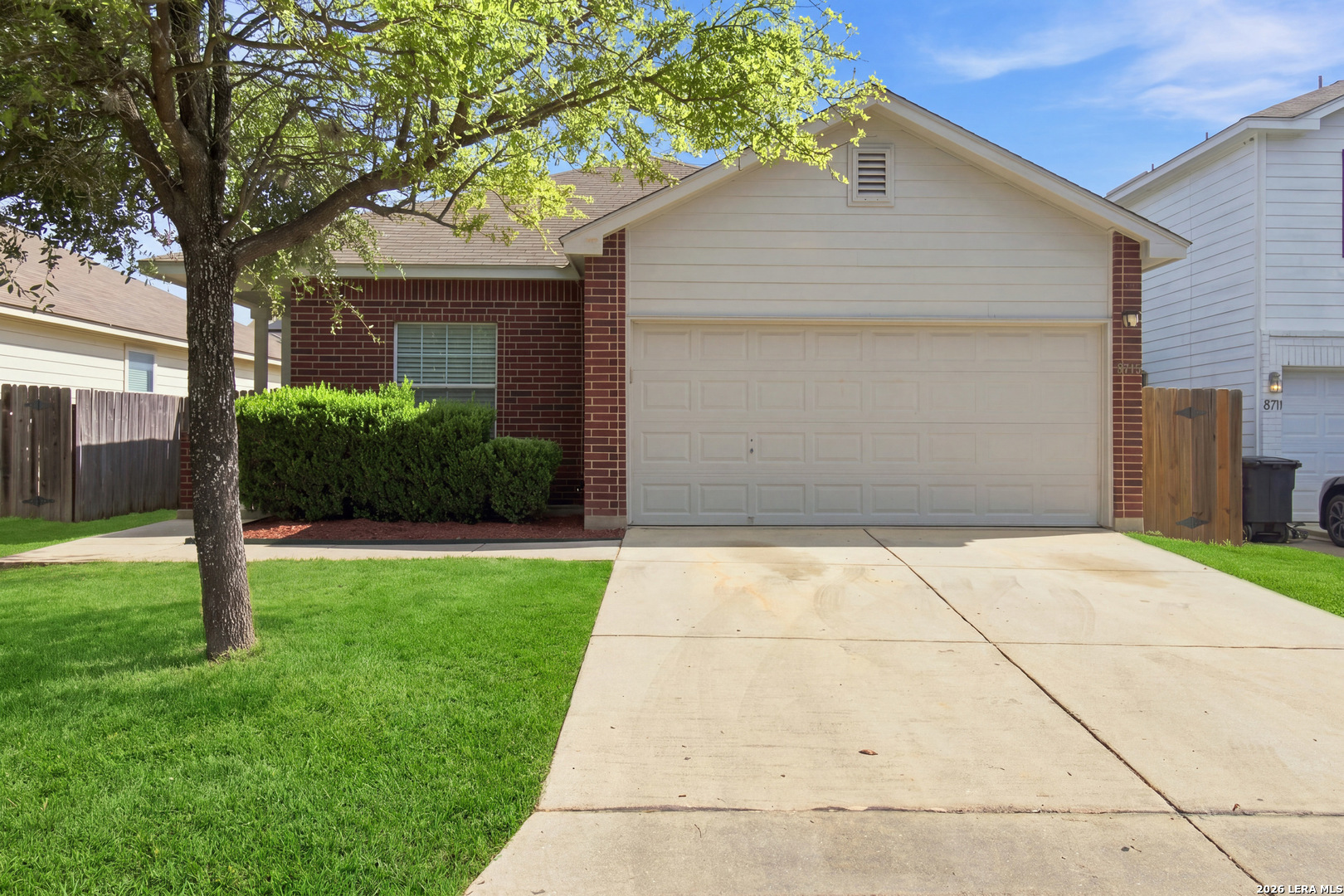 8715 Laguna Rio Listing Cover Image