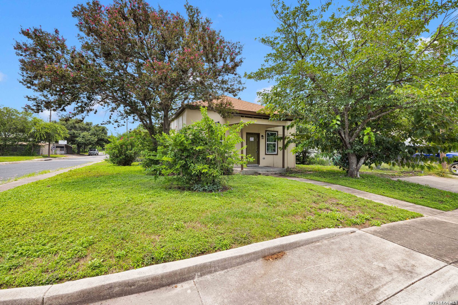 2nd image of 554 Essex St, San Antonio, TX 78210 | MLS# 2001066