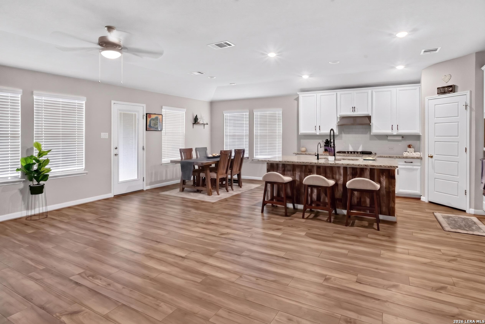 2402 PITCHER RNCH, San Antonio, TX 78253