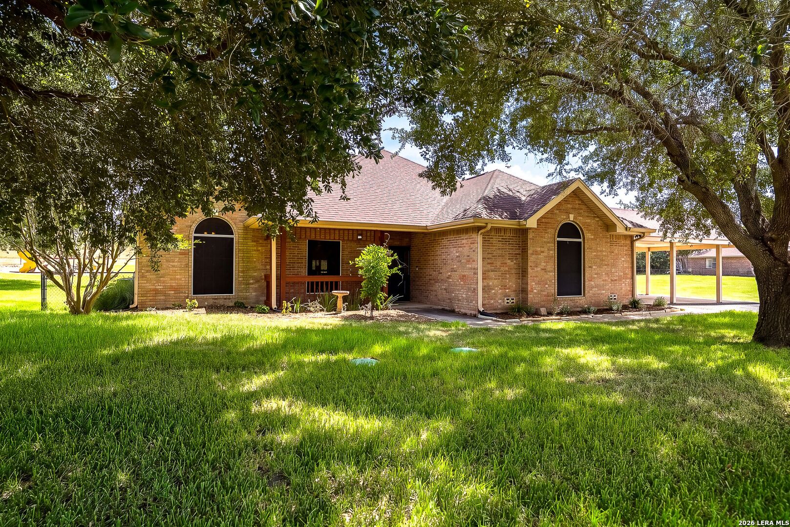 516 Lake Valley Dr, La Vernia, TX