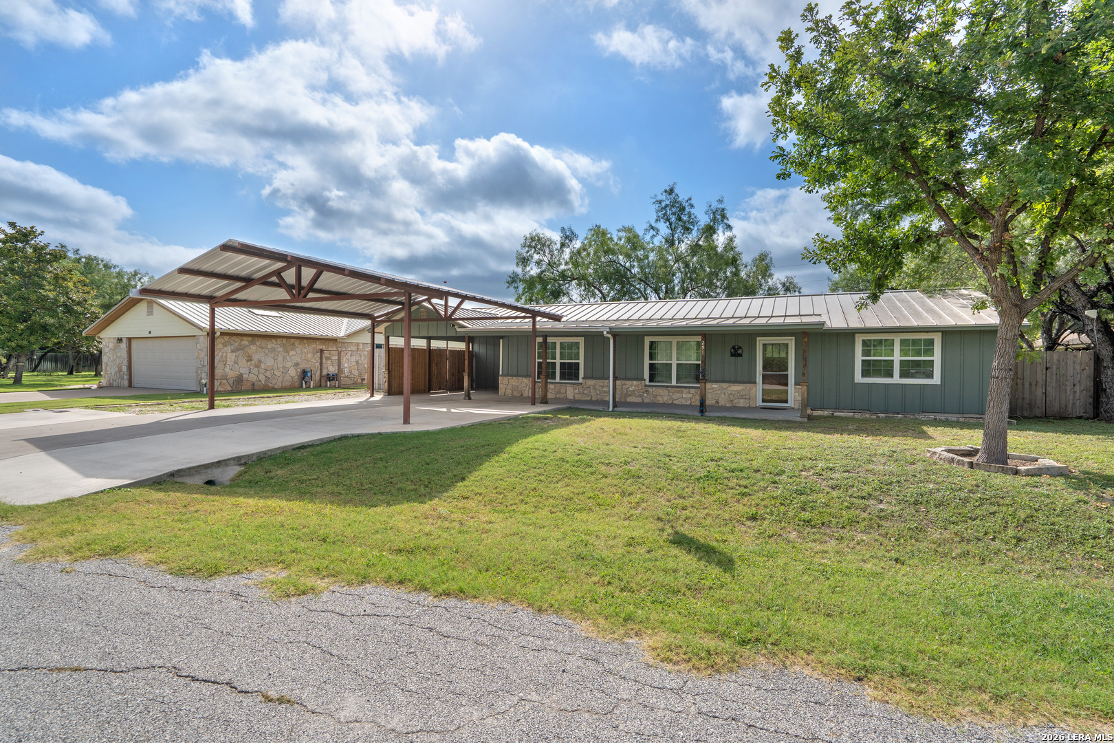 291 Bowlegs St, Brackettville, TX