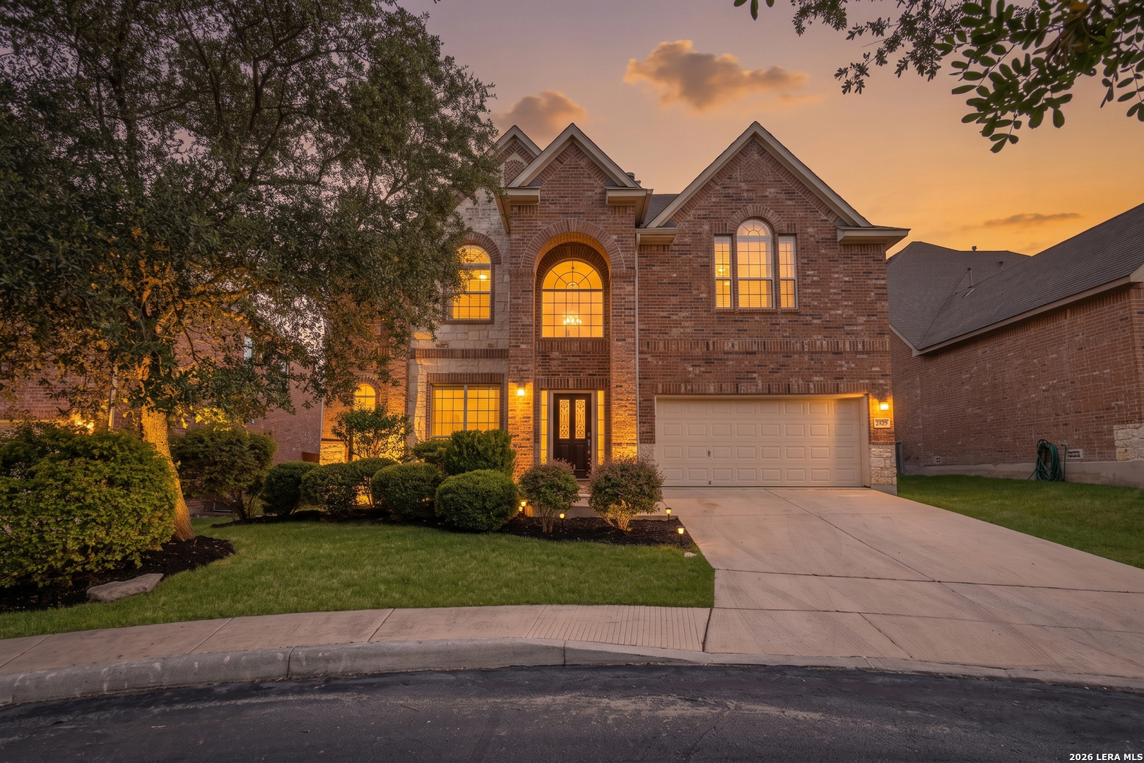 3423 Hilldale Pt Listing Cover Image
