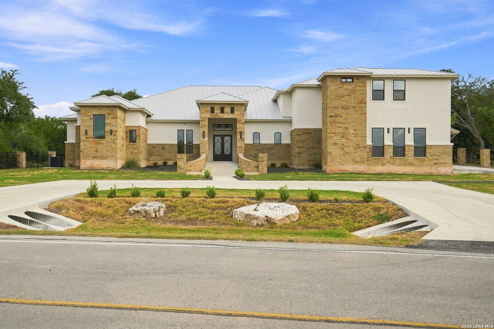 1125 Cordova Bnd Listing Cover Image