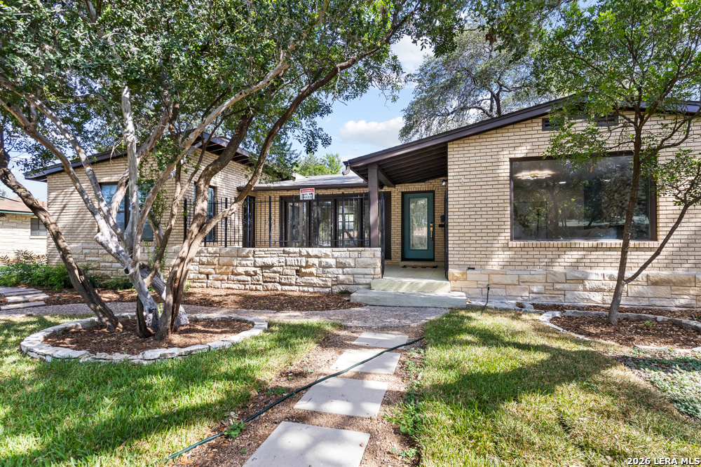 2519 W Kings Hwy