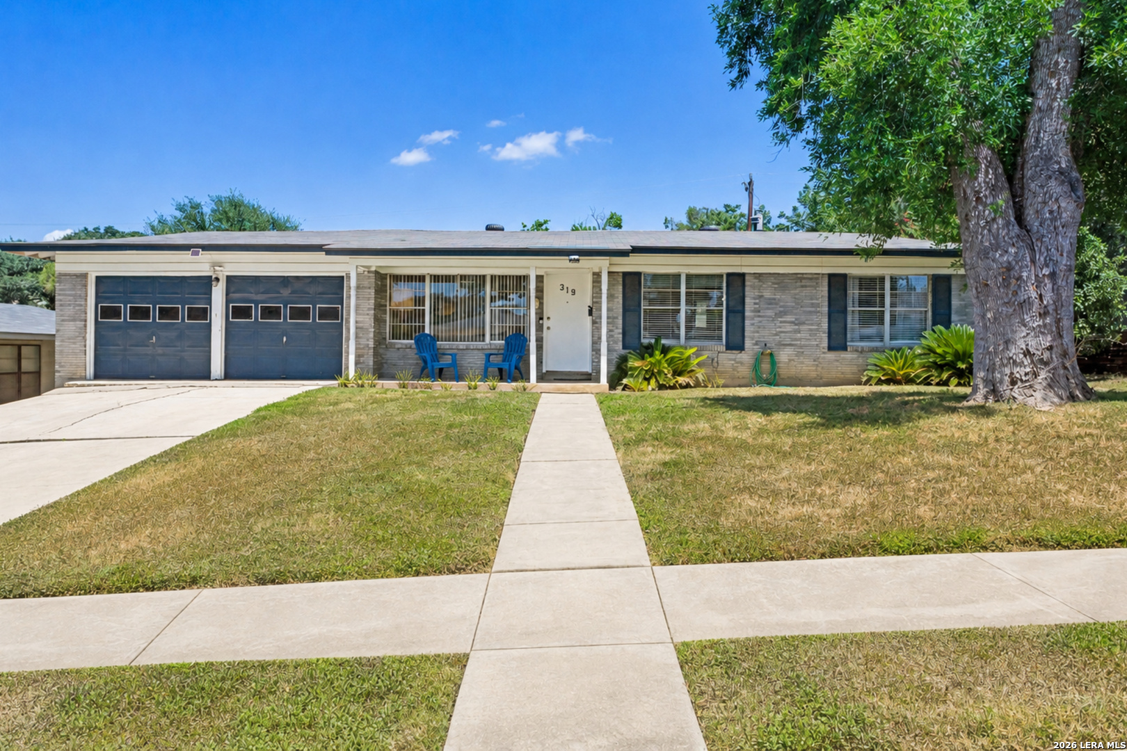 319 Redcliff Dr