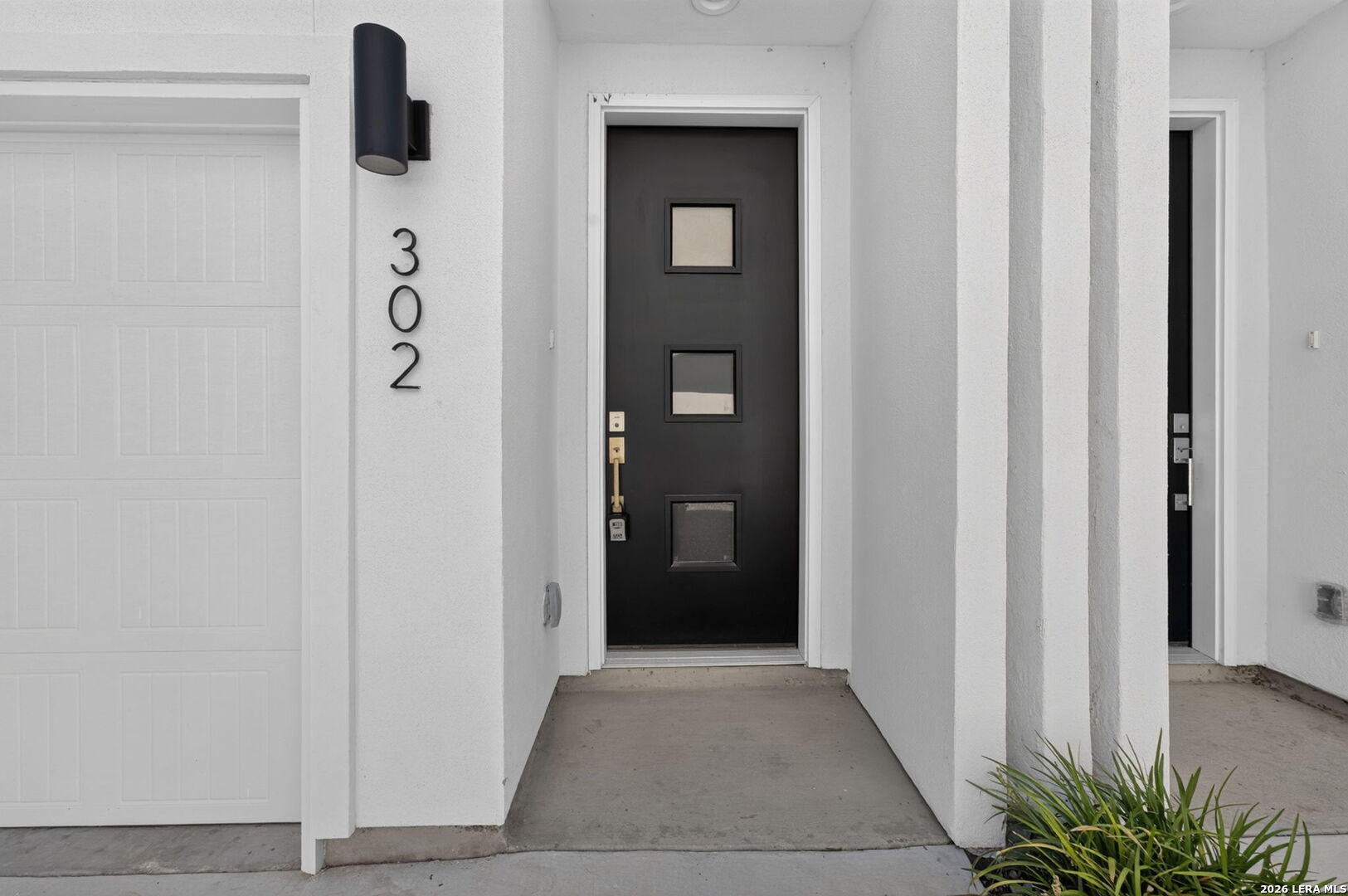 1735 W Gramercy Pl 302
