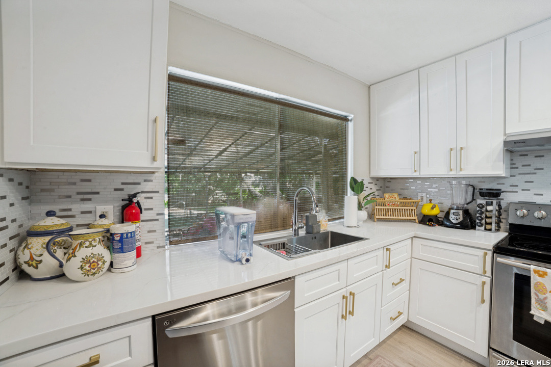 11011 Whispering Wind, San Antonio, TX 78230