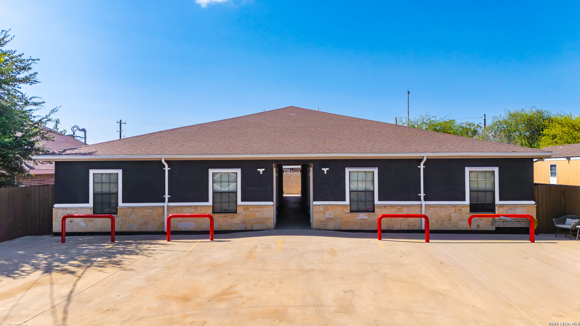 1016 Ritchie Rd, Eagle Pass, TX