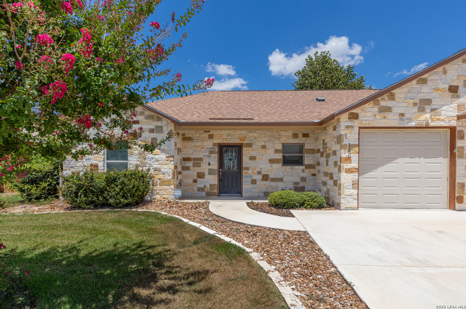 120 Navarro Xing, Seguin, TX