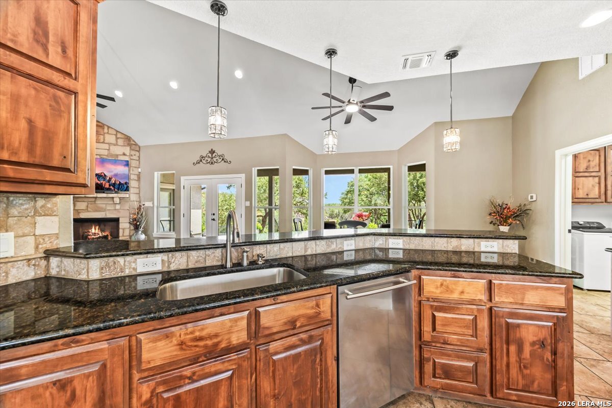 563 Cambridge, New Braunfels, TX 78132