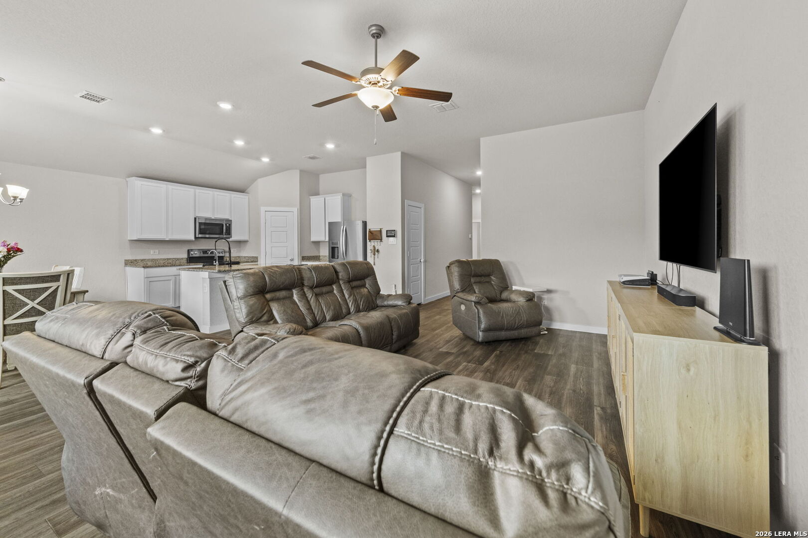 5403 PEARL VLY, San Antonio, TX 78242