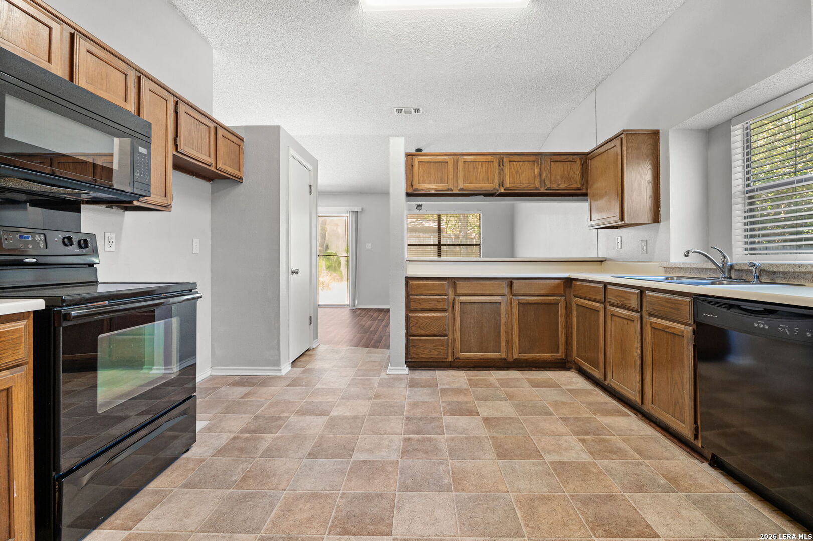 8419 Tiguex, Universal City, TX 78148
