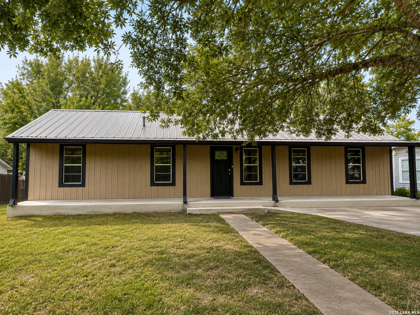 1st image of 959 E Ireland St, Seguin, TX 78155 | MLS# 2008883