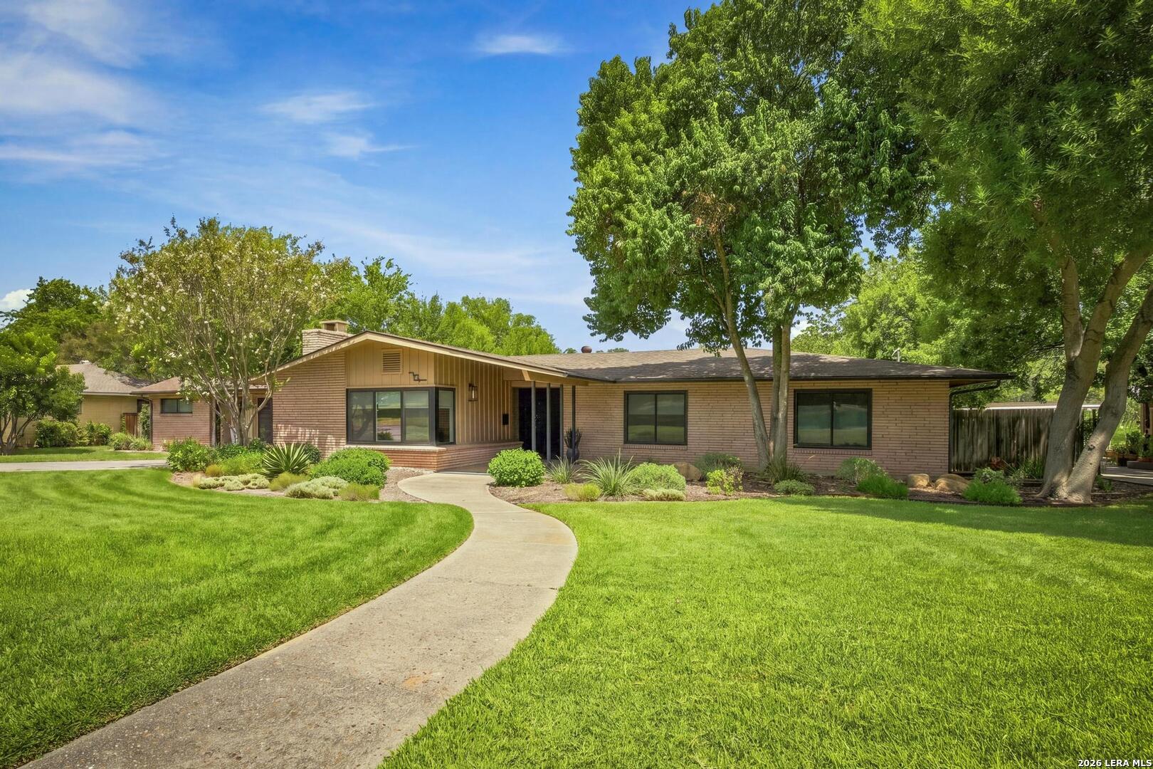 211 Sharon Dr, San Antonio, TX