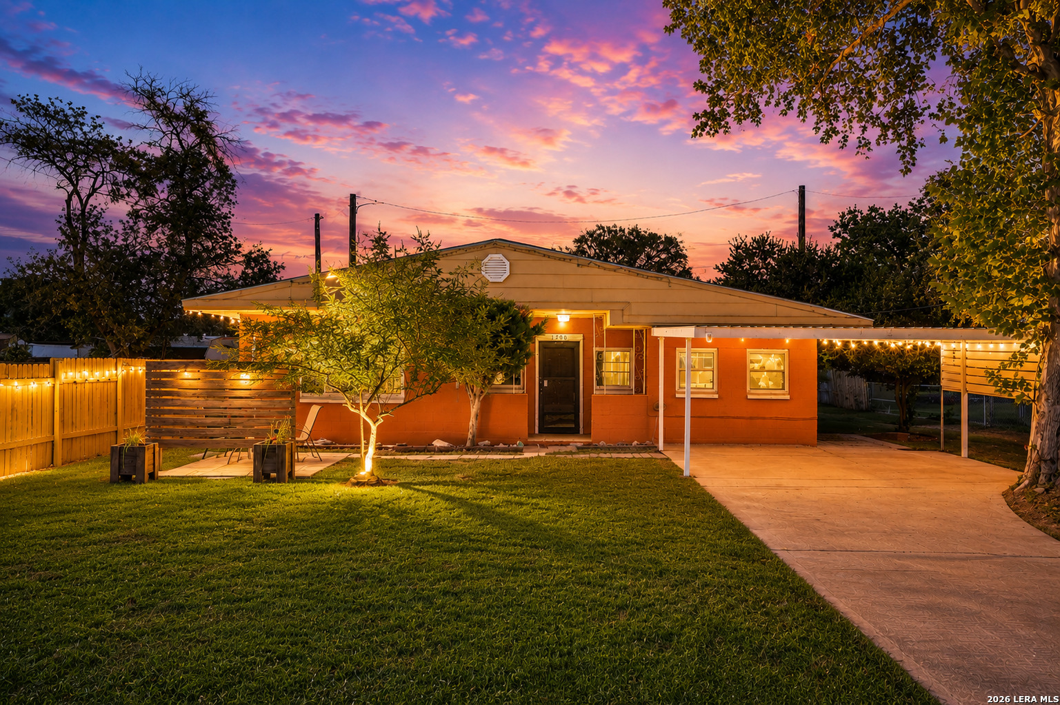 1206 W Villaret Blvd