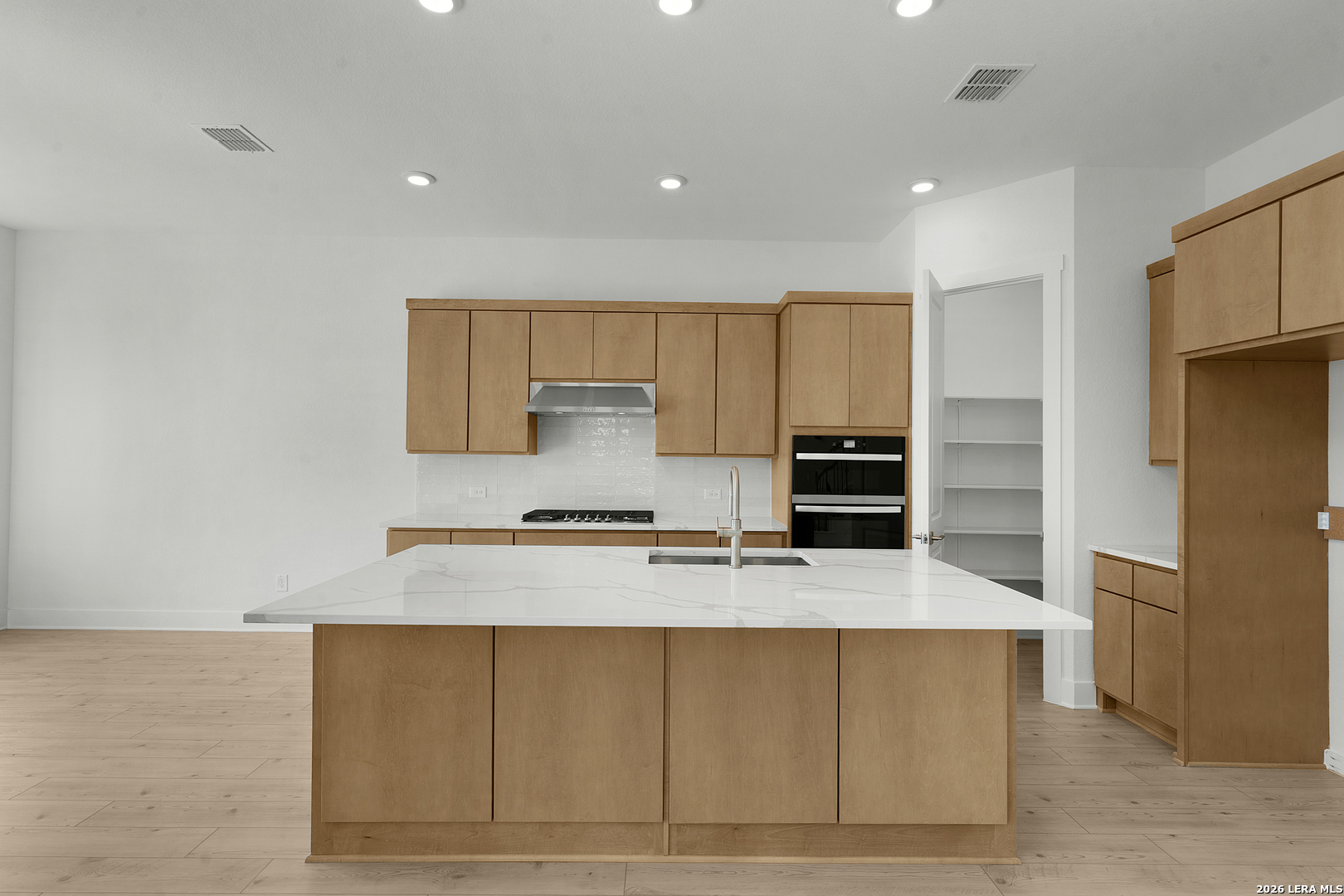 956 Nolte, SEGUIN, TX, 78155