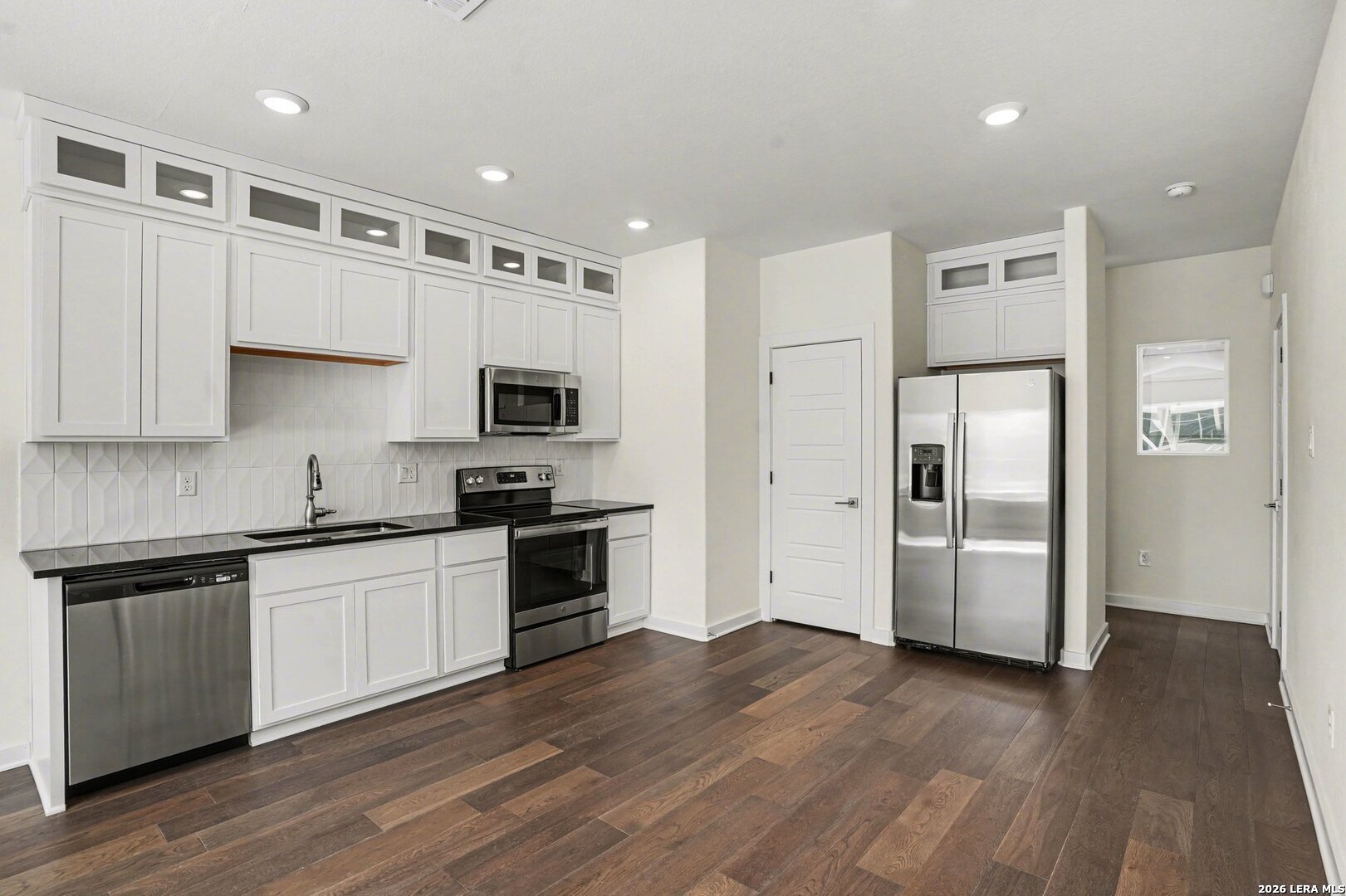 310 W Evergreen St #115, San Antonio, TX 78212