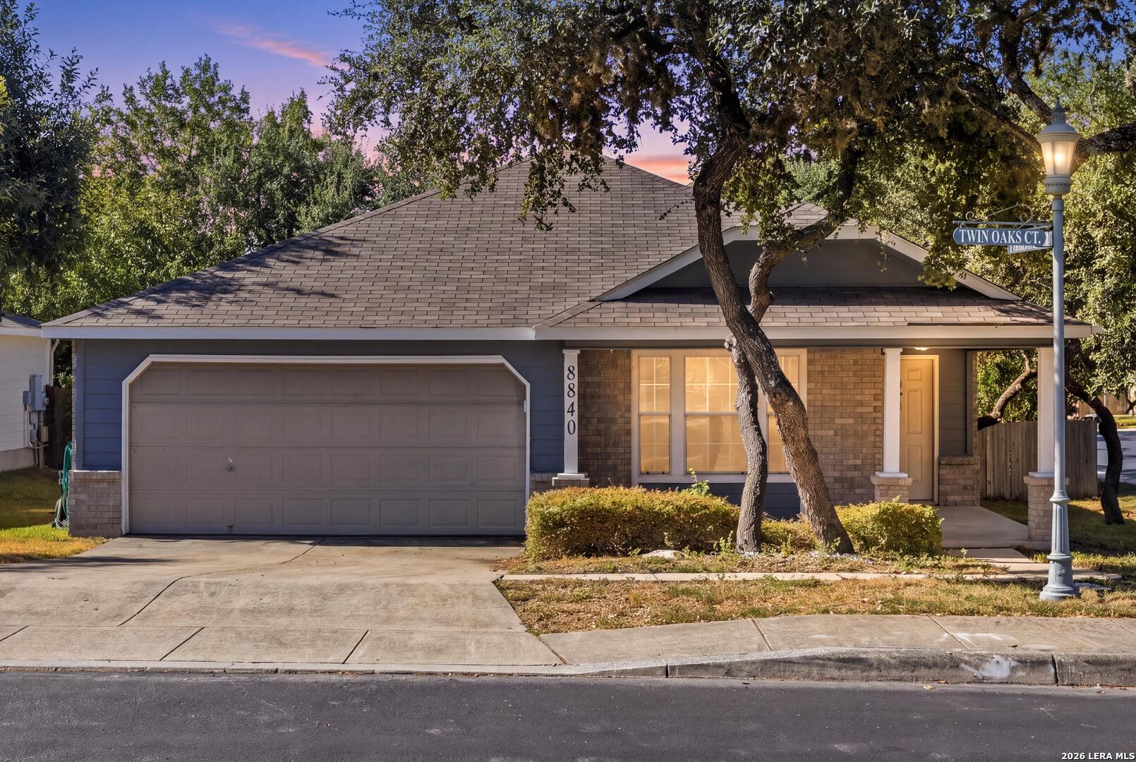 8840 Twin Oaks Ct
