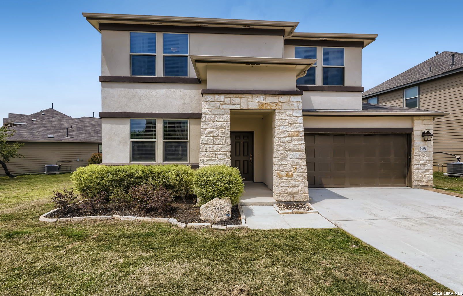 5607 Burr Blf Listing Cover Image