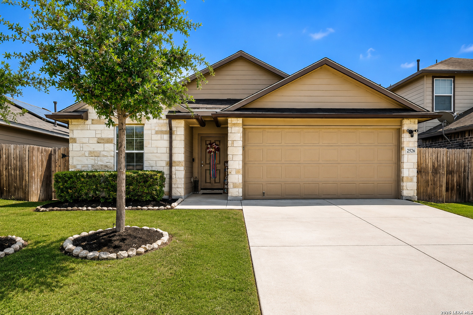 2526 Live Oak Pass
