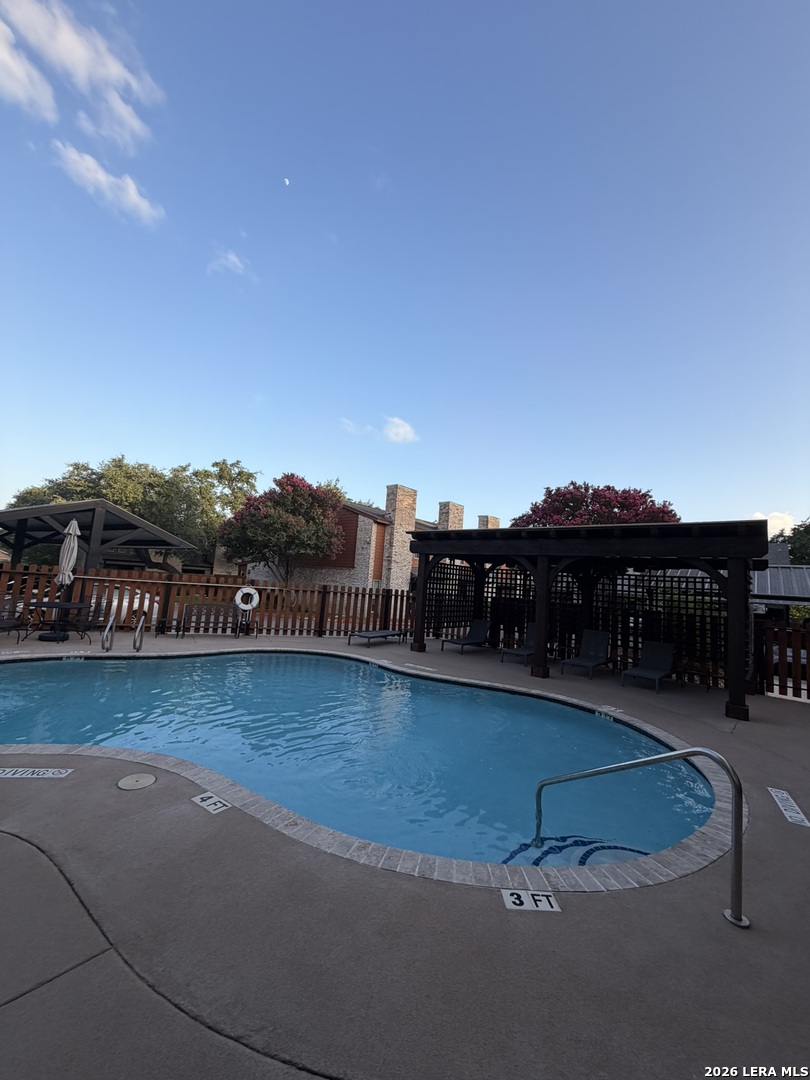 2718 Old Field Dr, #302, San Antonio, TX 78247