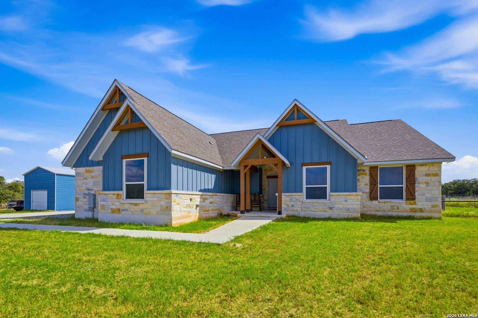 5476 County Road 427, Stockdale, TX