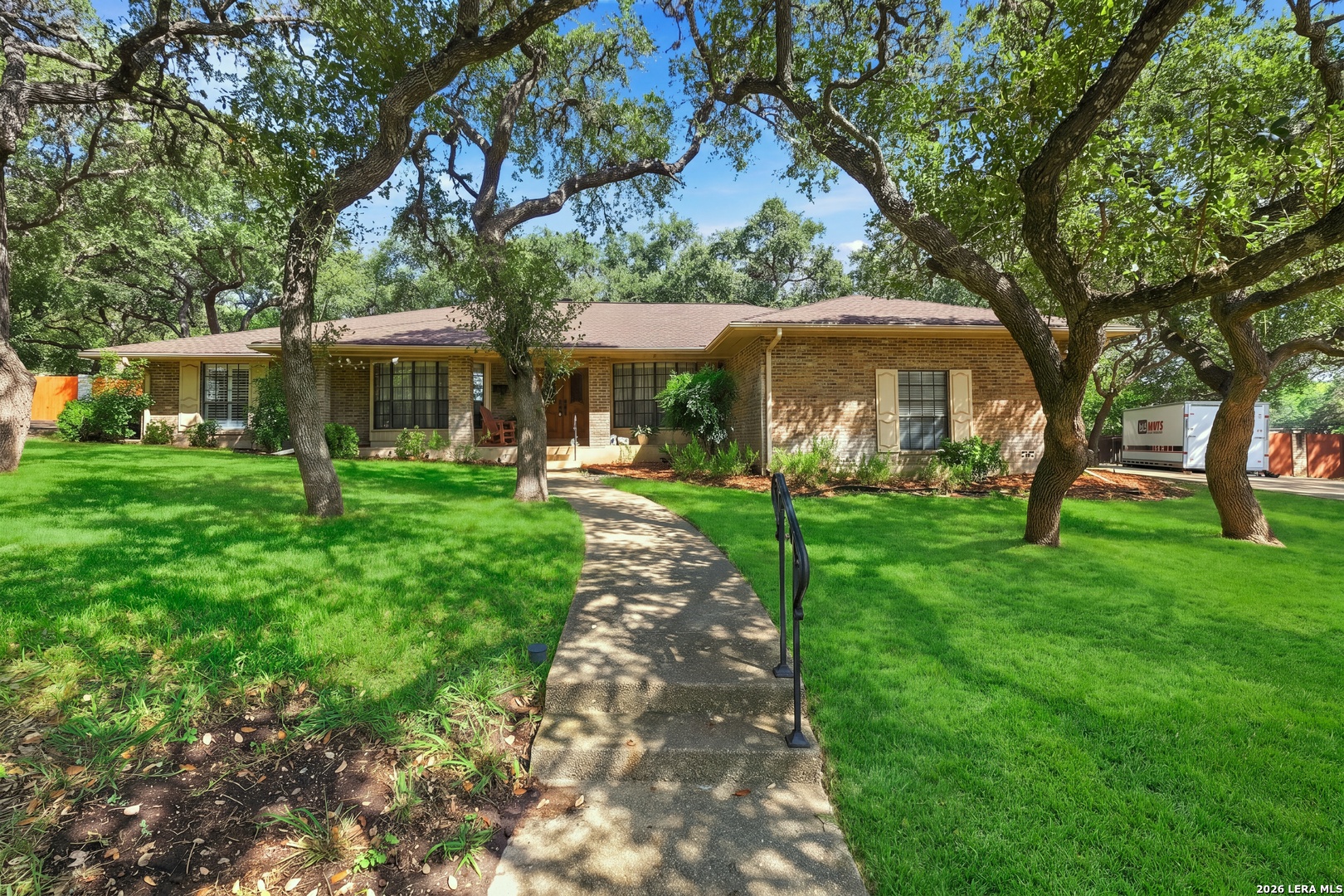 3443 Hunters Cir, San Antonio, TX