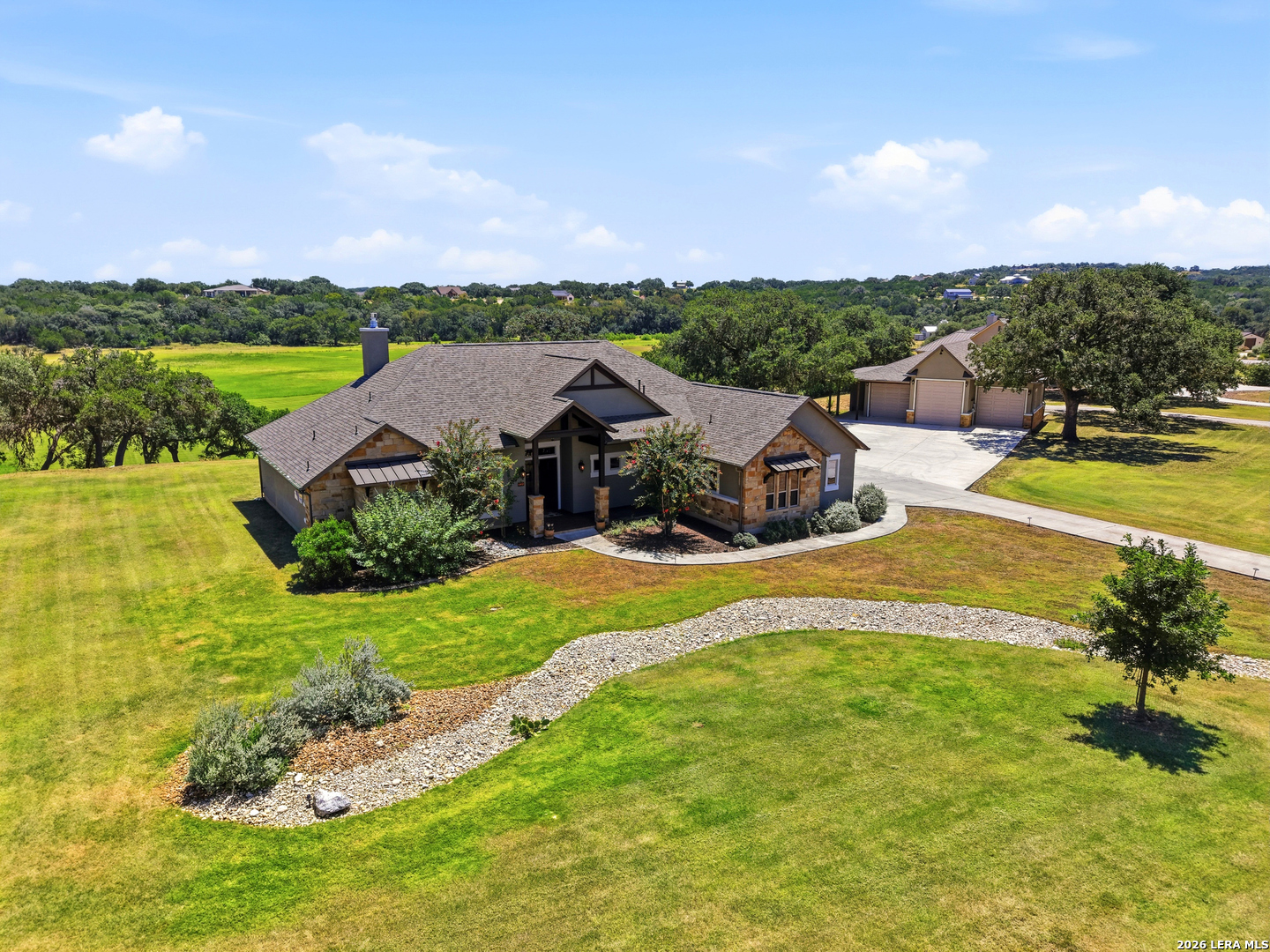 228 Lucky Rdg, Bandera, TX