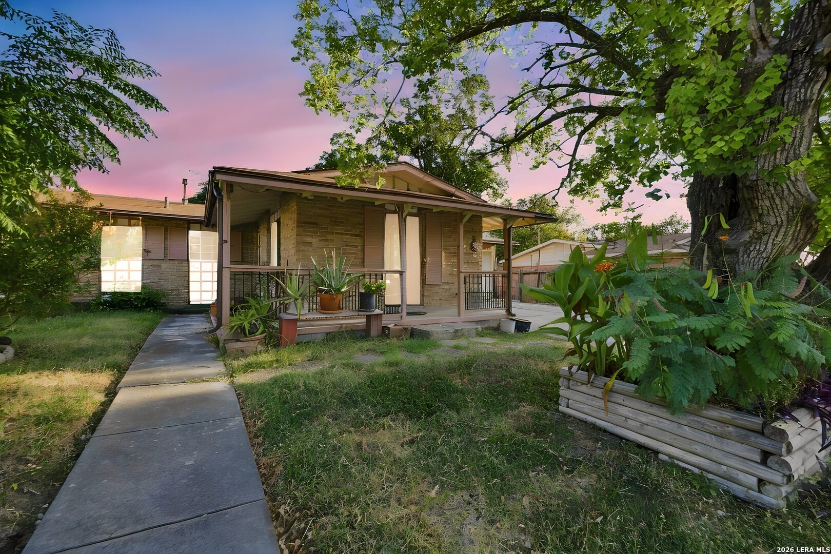 4422 Bikini Dr., San Antonio, TX