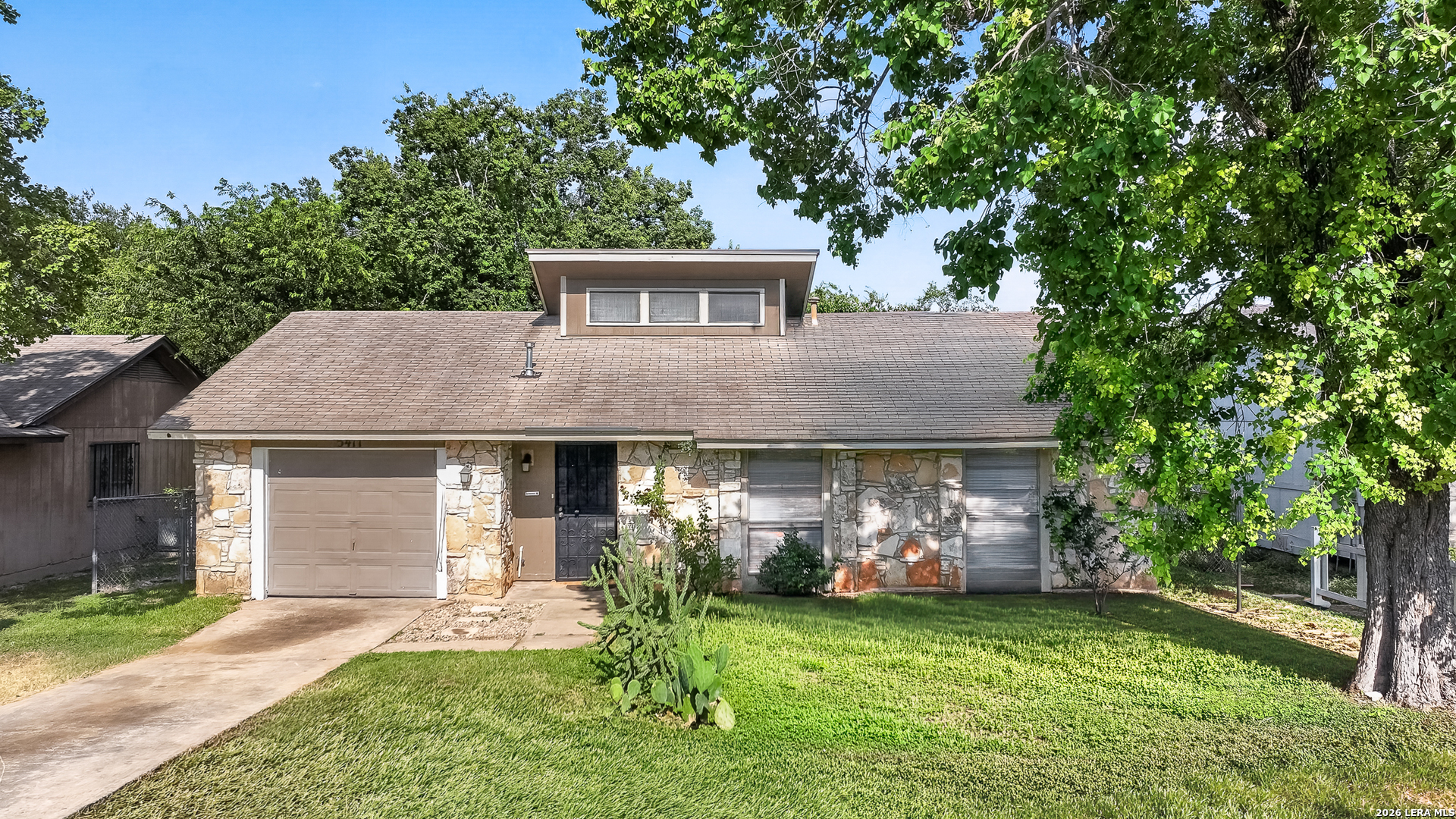 5411 Encanta St, San Antonio, TX