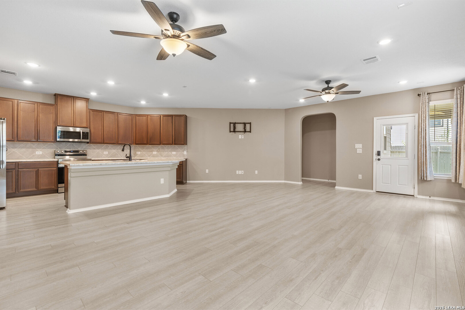 6405 WAGON SPRING ST, Del Valle, TX 78617