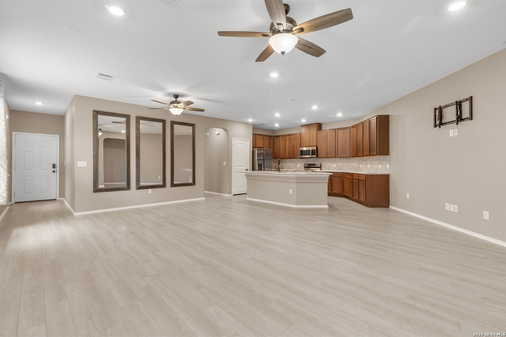 6405 WAGON SPRING ST, Del Valle, TX 78617