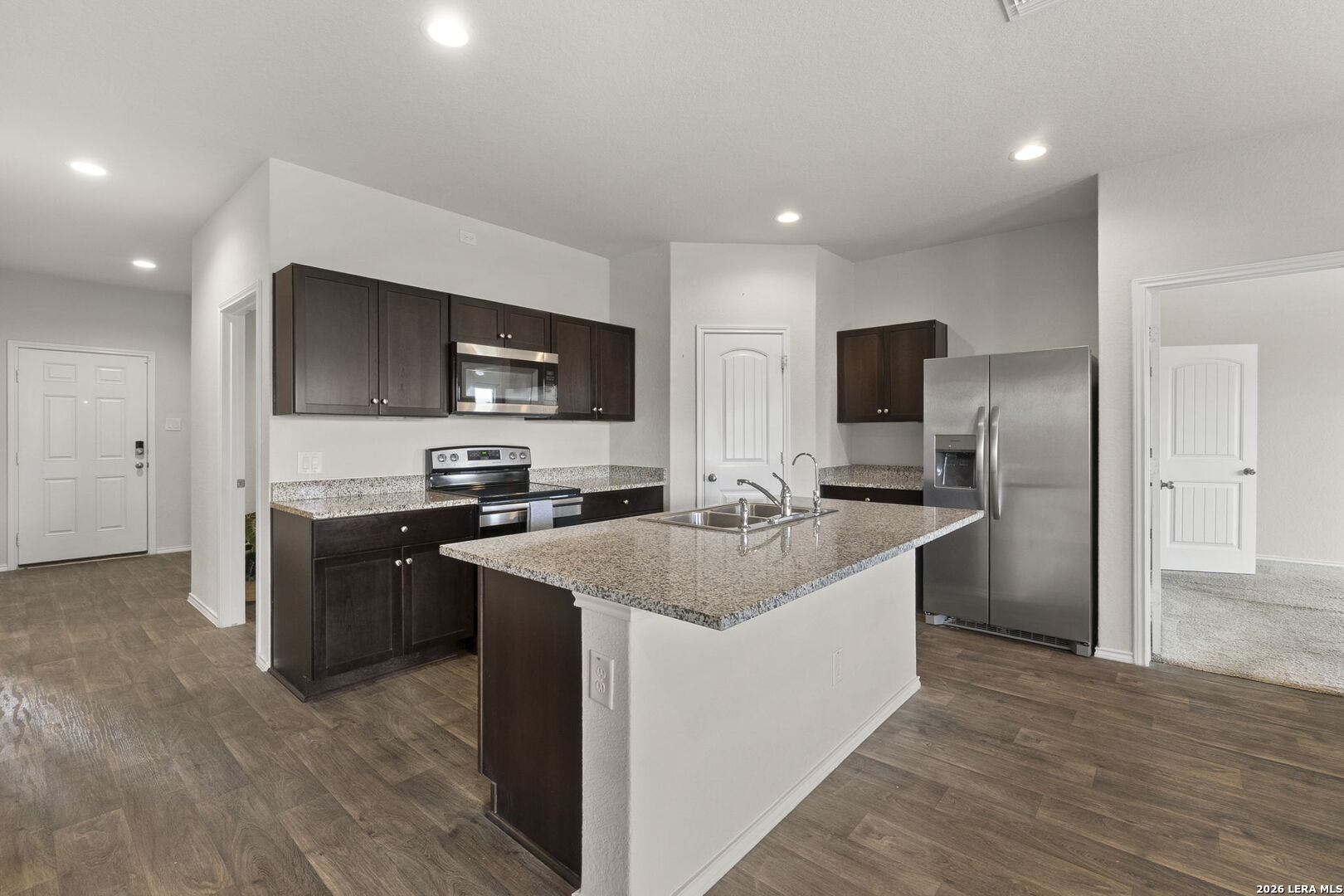 Eat-In Kitchen