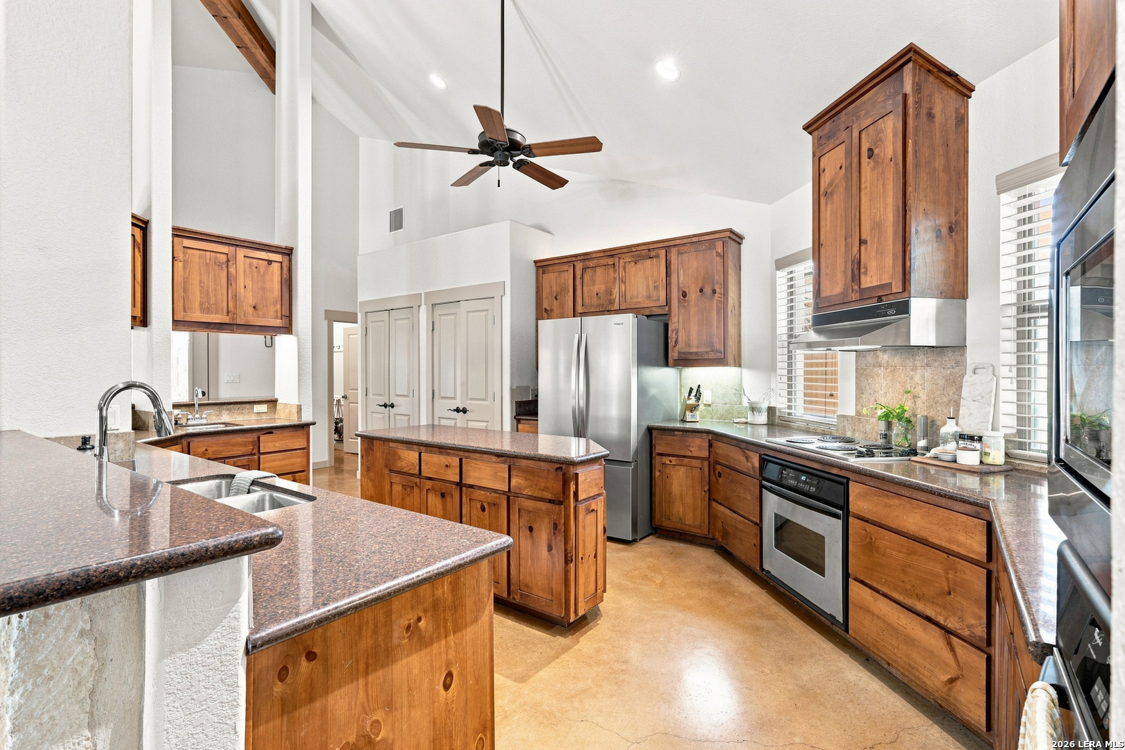 2 Trophy, New Braunfels, TX 78132