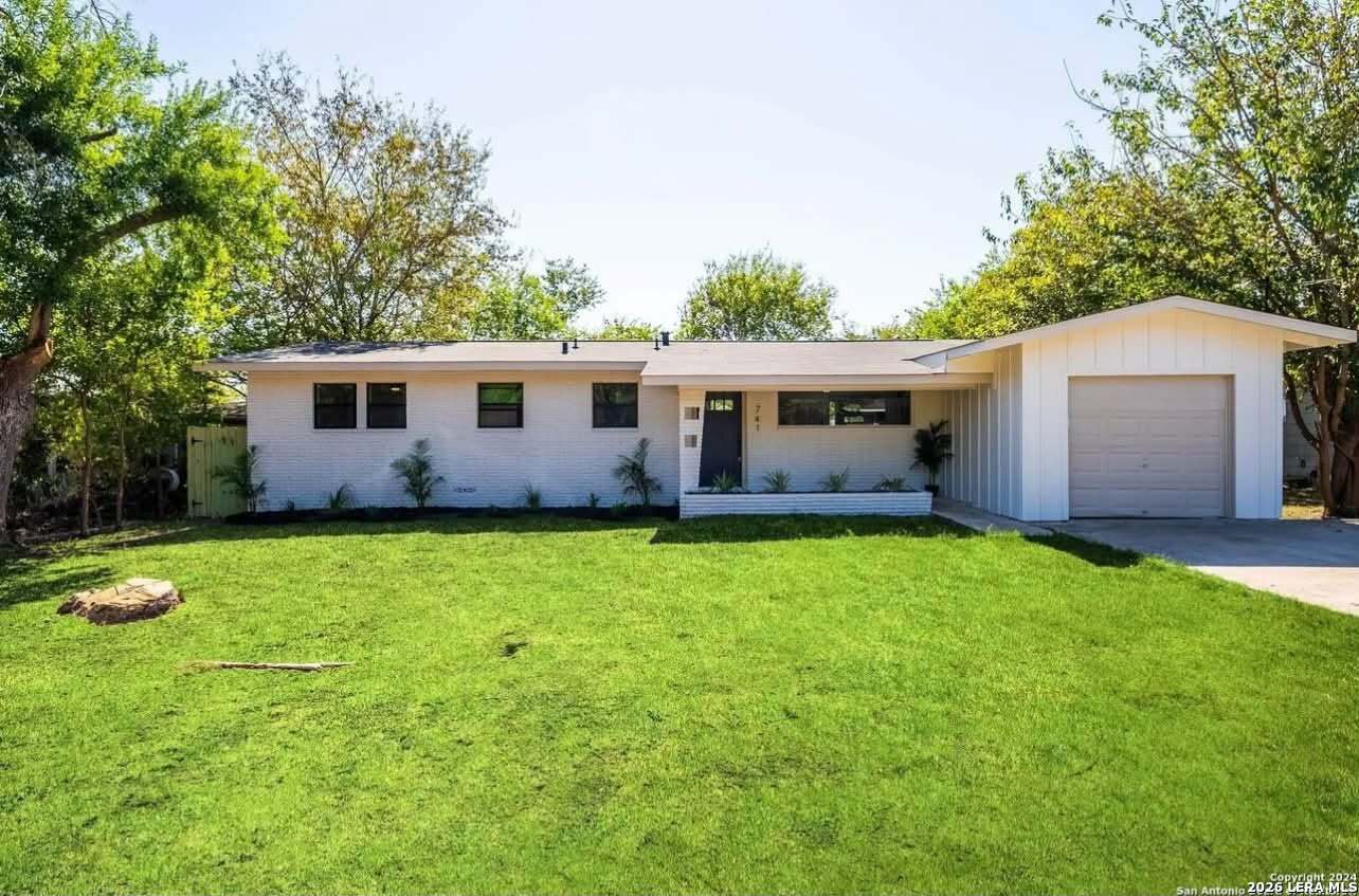 Property photo for 741 PERRYMAN ST, New Braunfels, TX