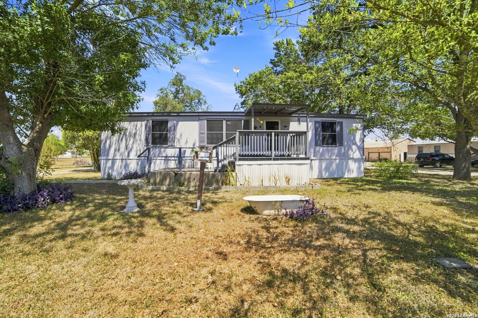 207 River Ln, La Vernia, TX