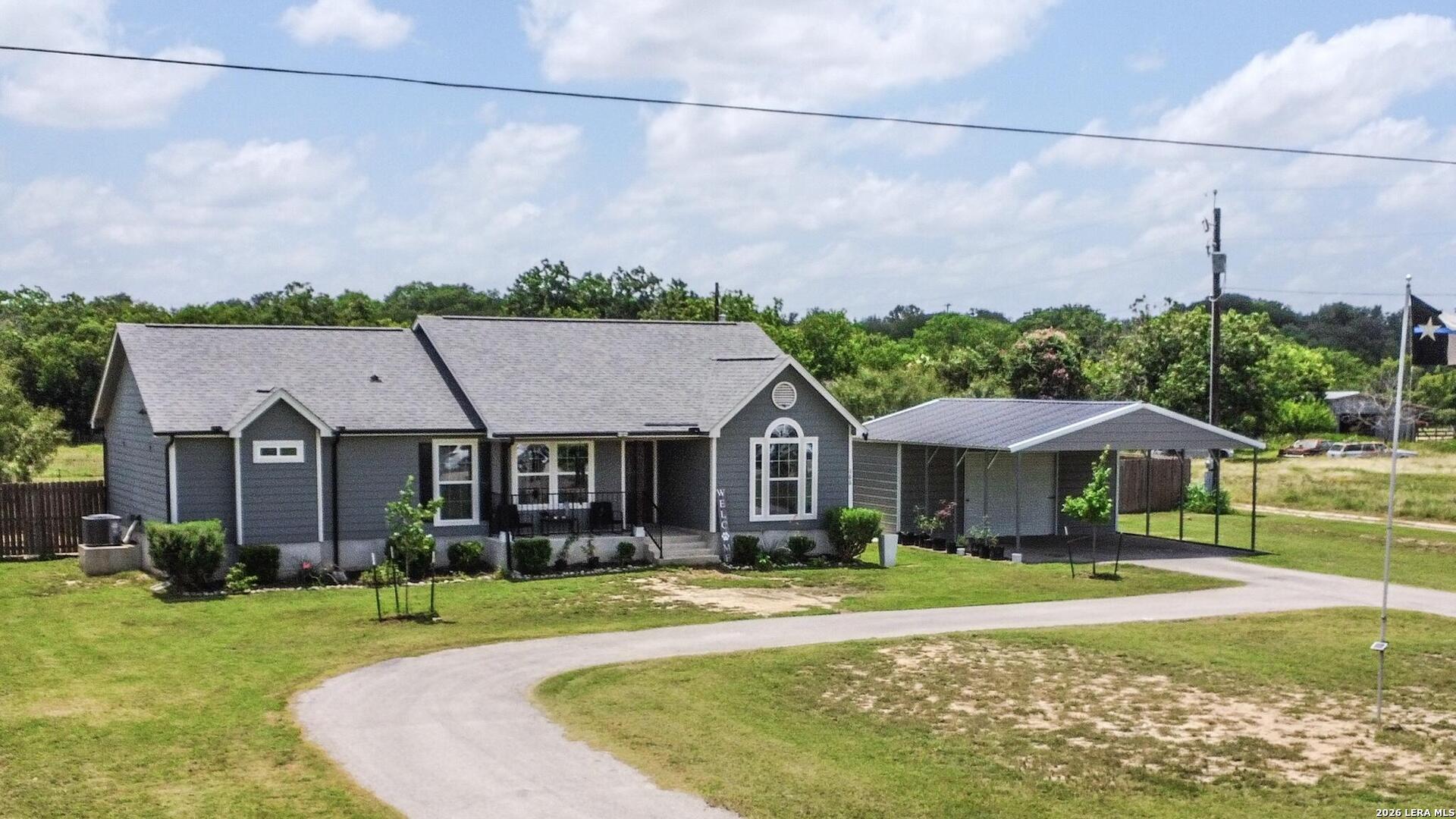 866 Sea Willow Dr, Marion, TX