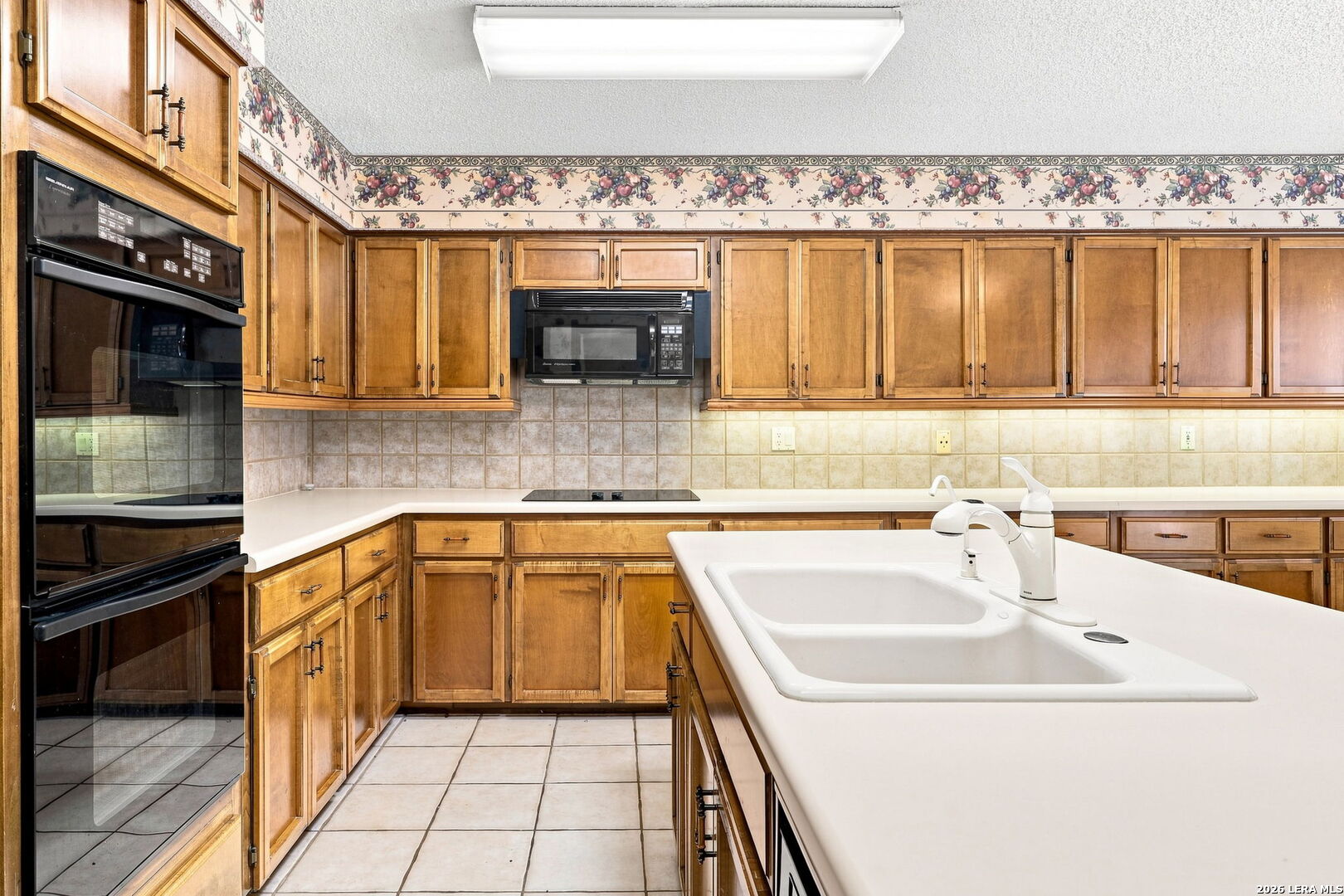 1800 SHADOW PARK ST, San Antonio, TX 78232
