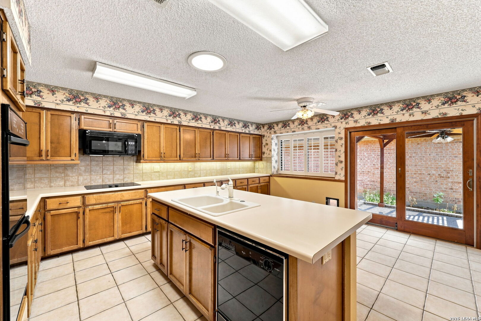 1800 SHADOW PARK ST, San Antonio, TX 78232