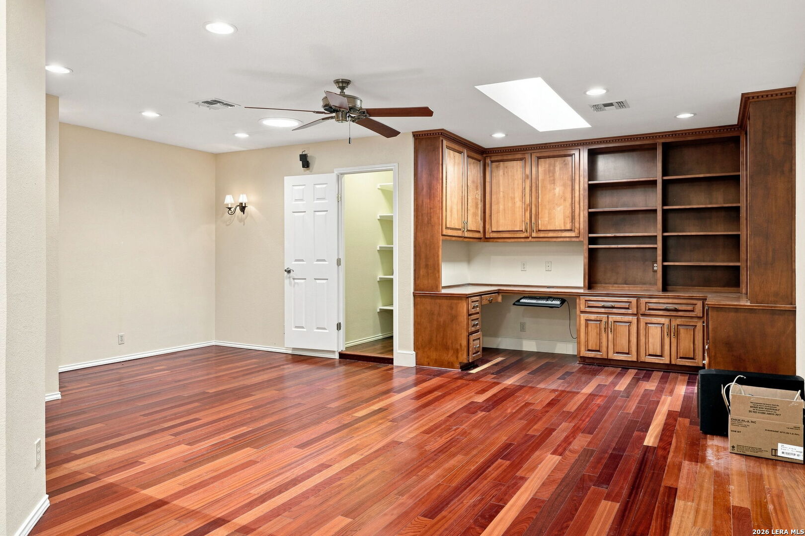 1800 SHADOW PARK ST, San Antonio, TX 78232
