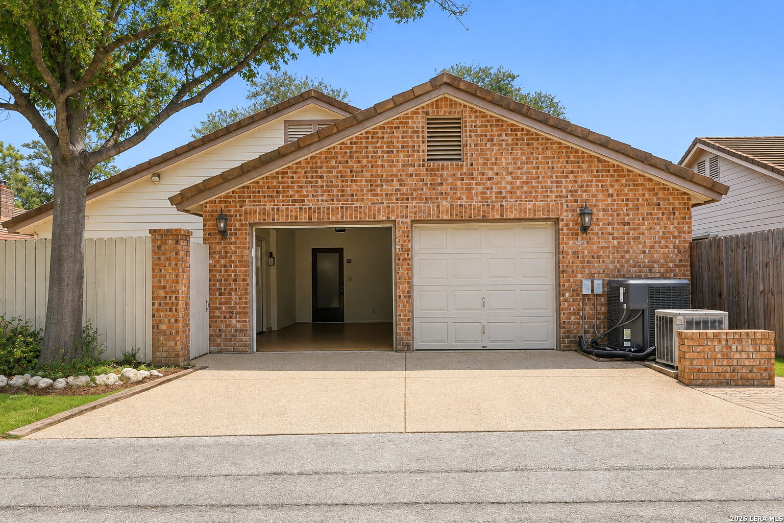 1800 SHADOW PARK ST, San Antonio, TX 78232