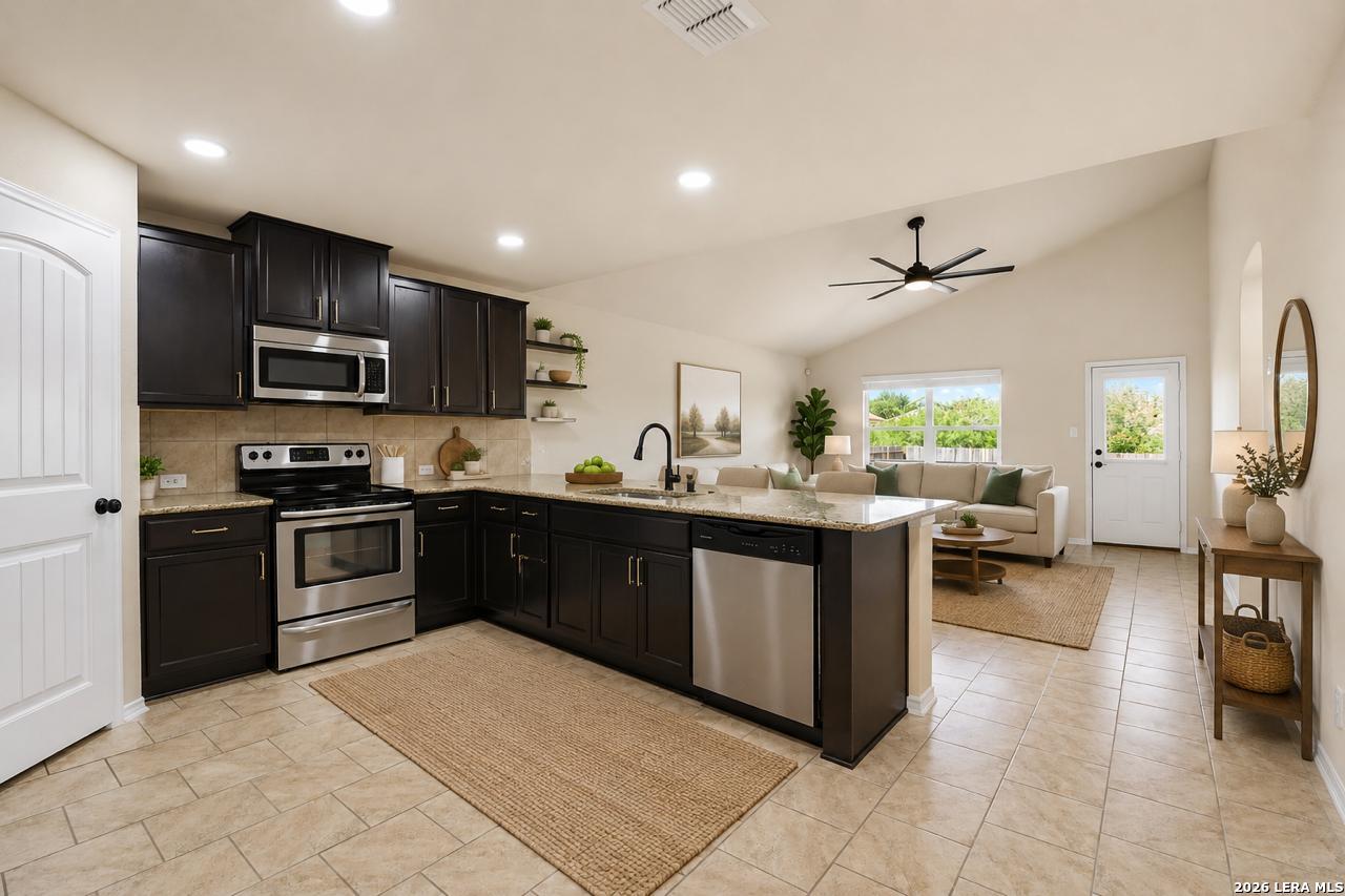 11715 VERDIS VLY, San Antonio, TX 78245