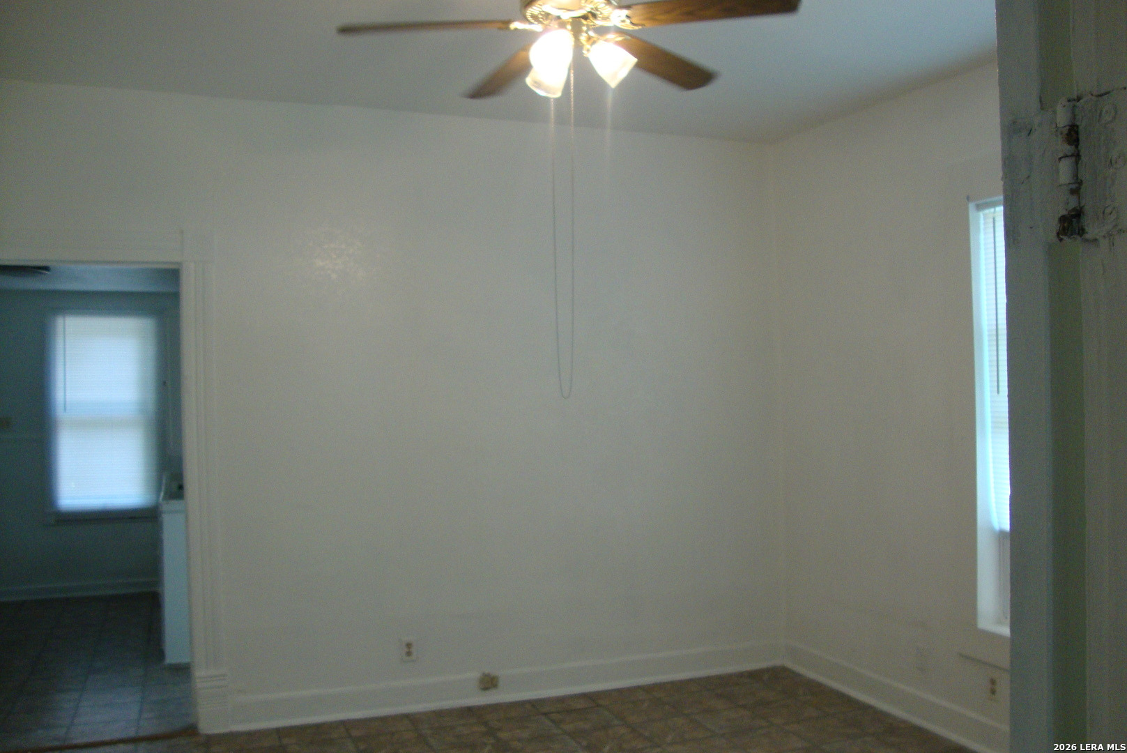 136 E DULLNIG CT, San Antonio, TX 78223