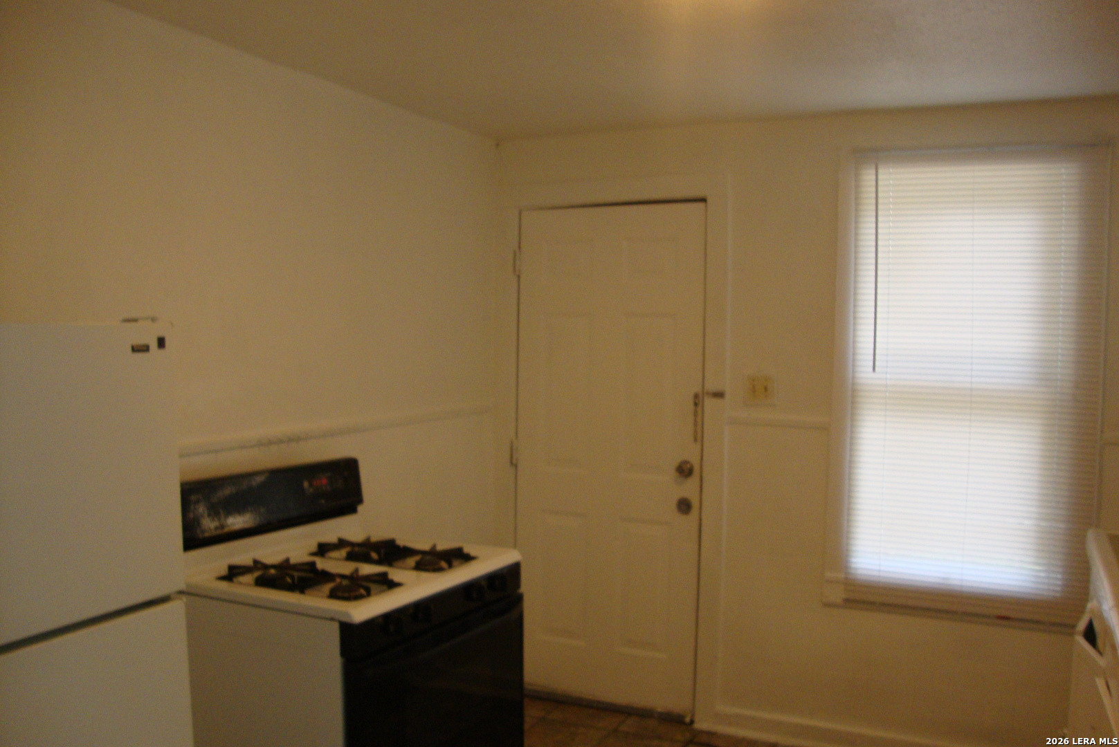 136 E DULLNIG CT, San Antonio, TX 78223