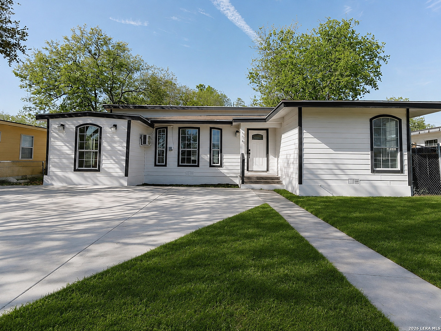115 Huxley Dr Listing Cover Image