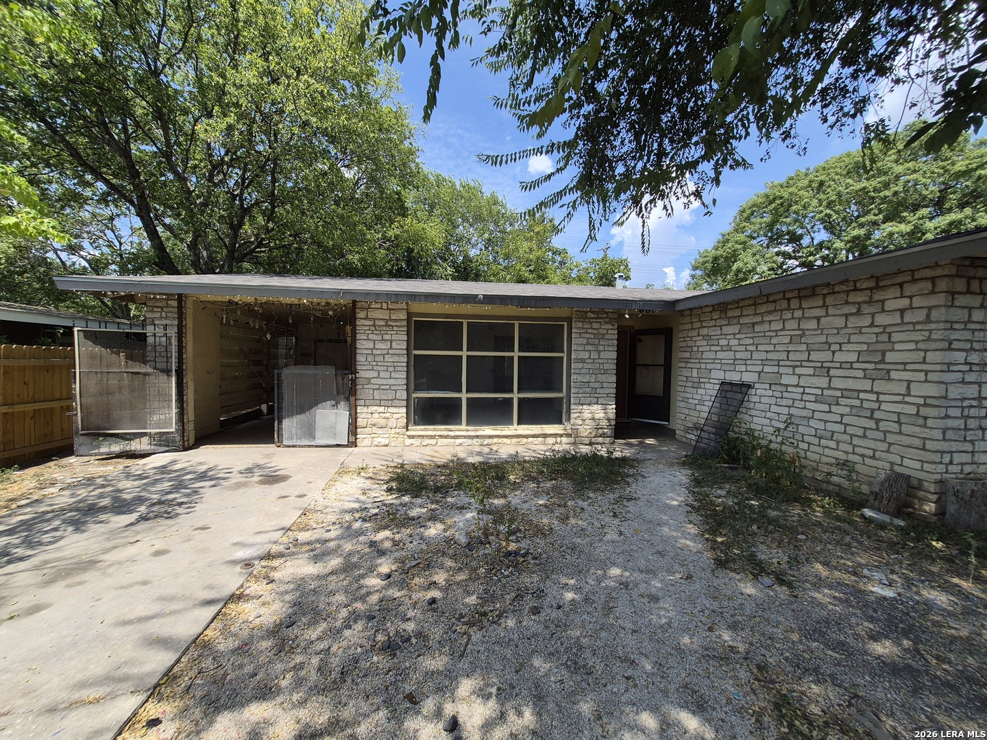 807 Weizmann St Listing Cover Image