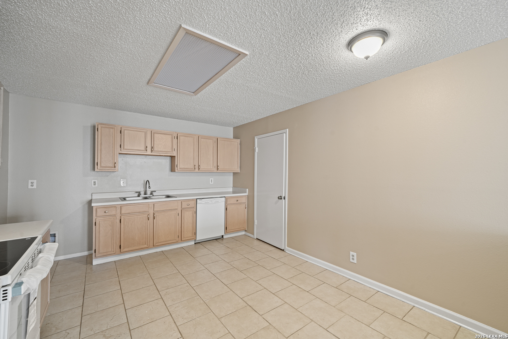 6827 MISTY FIELD DR, Converse, TX 78109