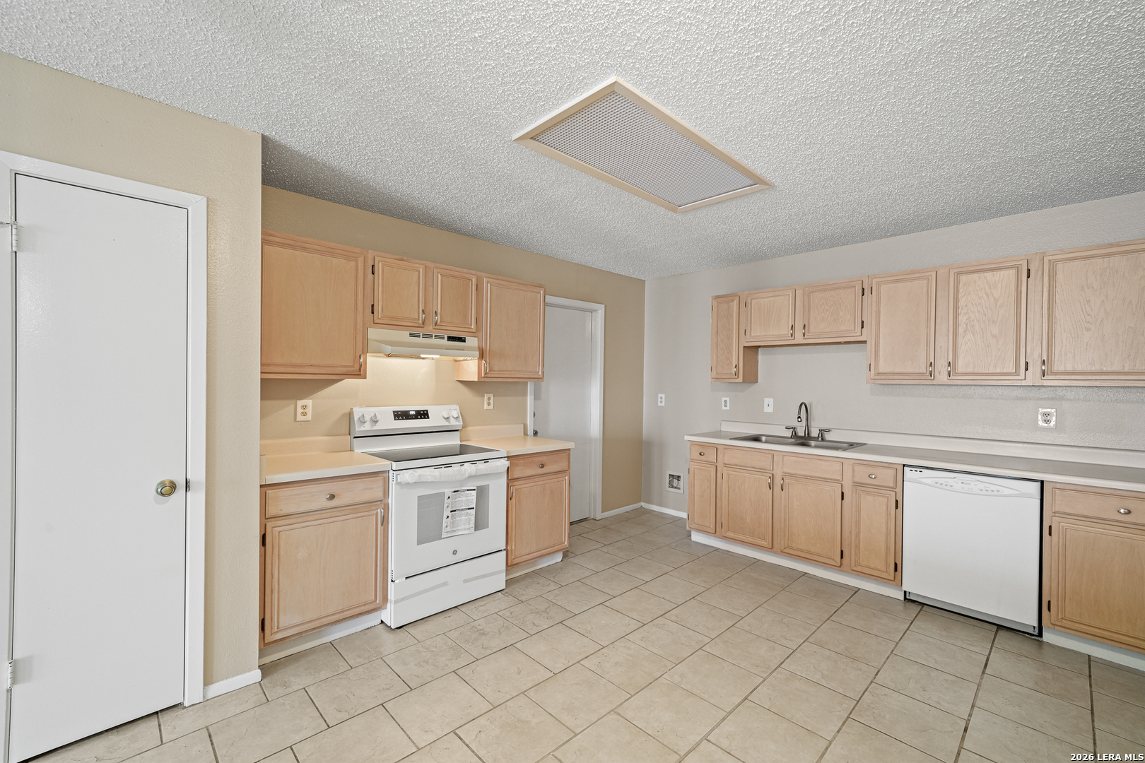 6827 MISTY FIELD DR, Converse, TX 78109