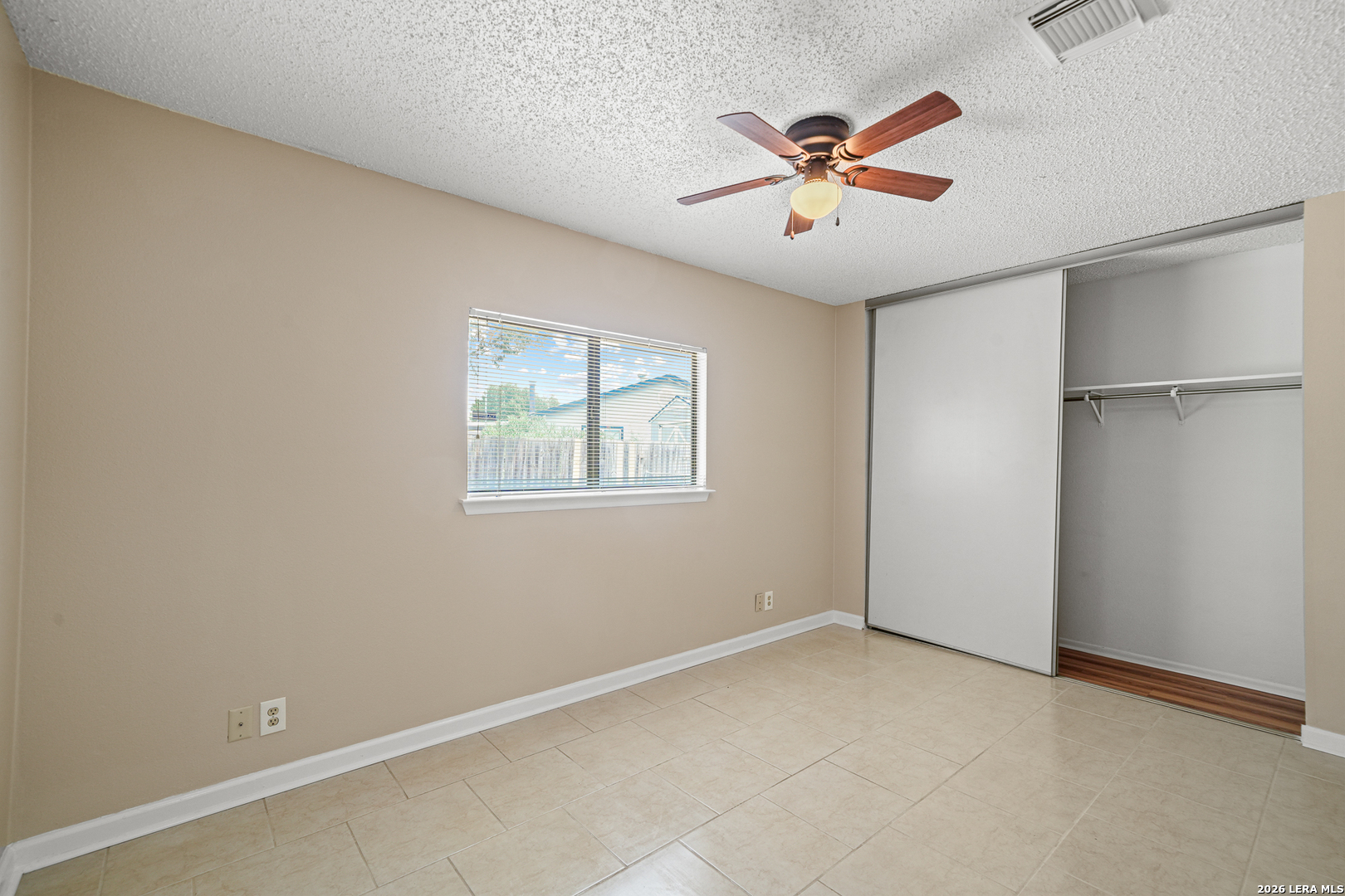 6827 MISTY FIELD DR, Converse, TX 78109