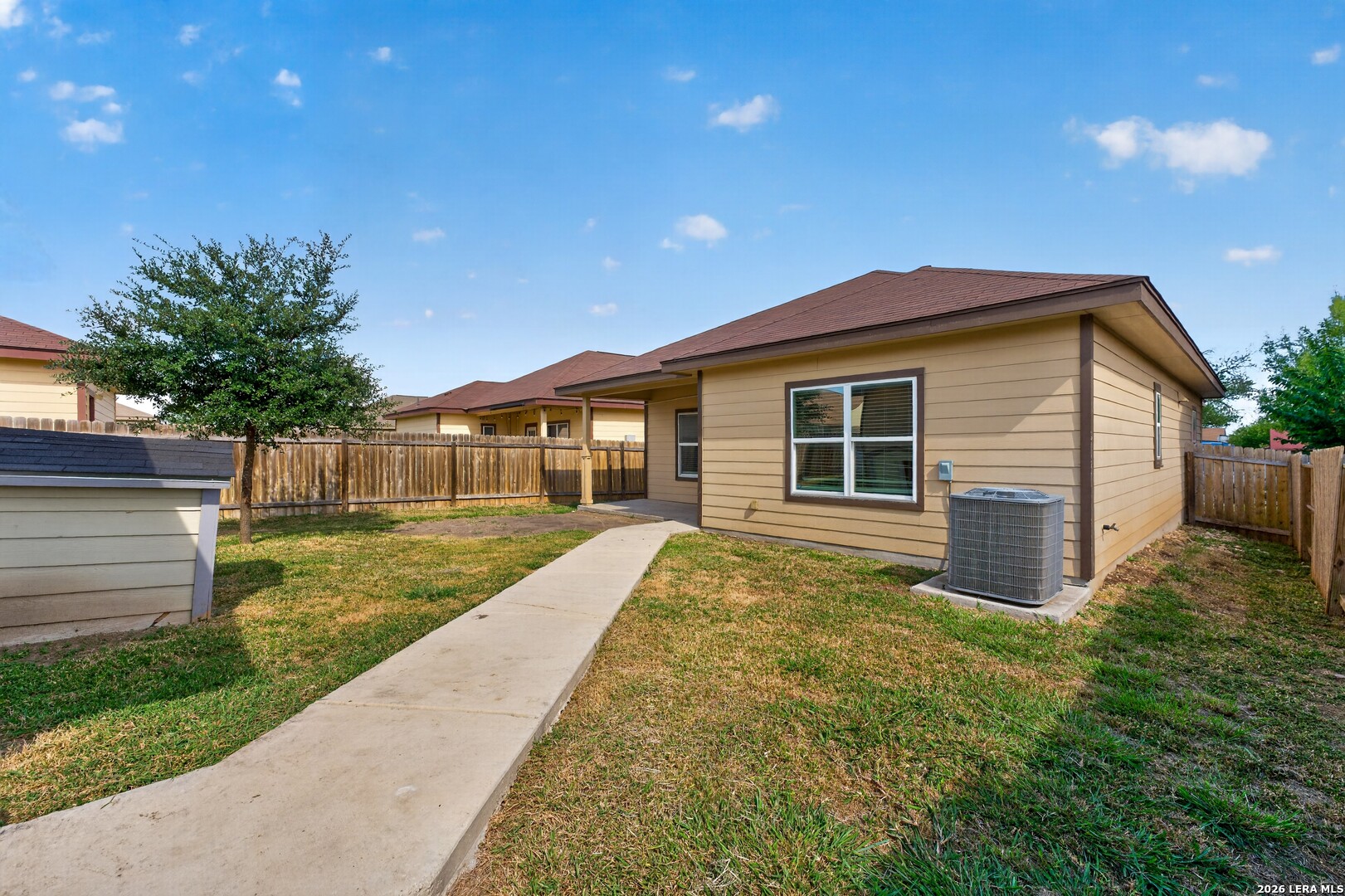 5981 Midcrown Dr, San Antonio, TX 78218